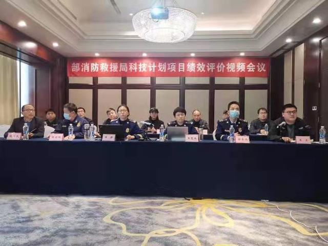 旋翼无人机实现了在百米以上高层建筑灭火(图5)